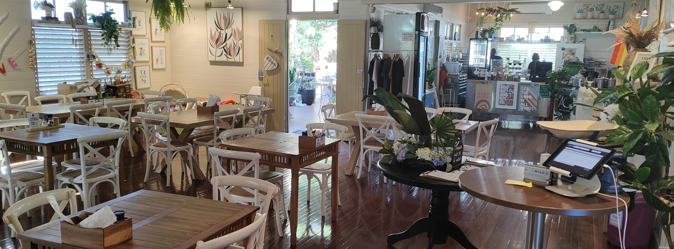 Absolute Cravings Cafe Townsville Inside 2